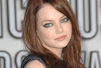 Emma-stones-makeup-for-auburn-hair-side
